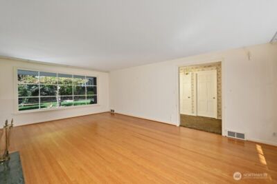 3227 Magnolia Boulevard W, Seattle, WA 98199 - Photo 12