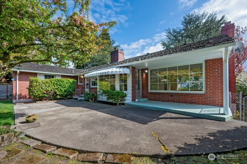 3227 Magnolia Boulevard W, Seattle, WA 98199