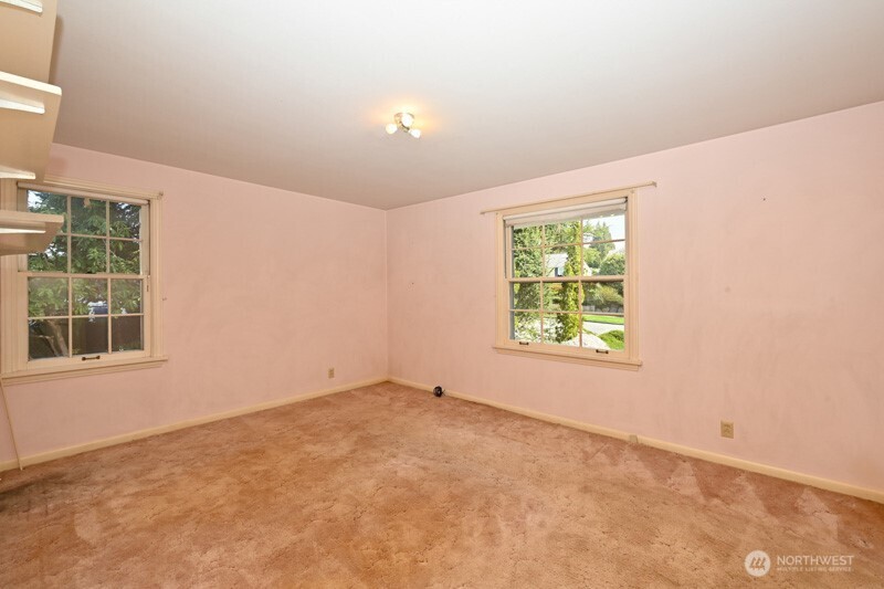 3227 Magnolia Boulevard W, Seattle, WA 98199