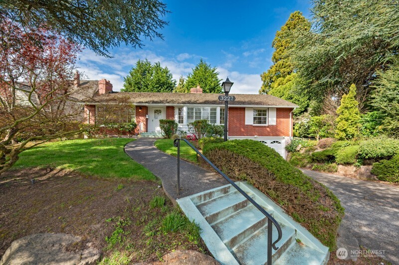 3227 Magnolia Boulevard W, Seattle, WA 98199