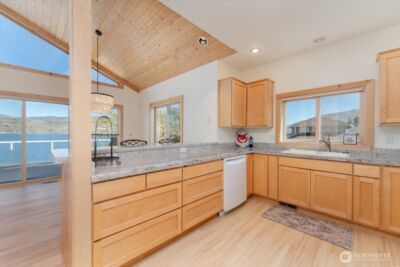 1606 S Lakeshore Road , Chelan, WA 98816 - Photo 13