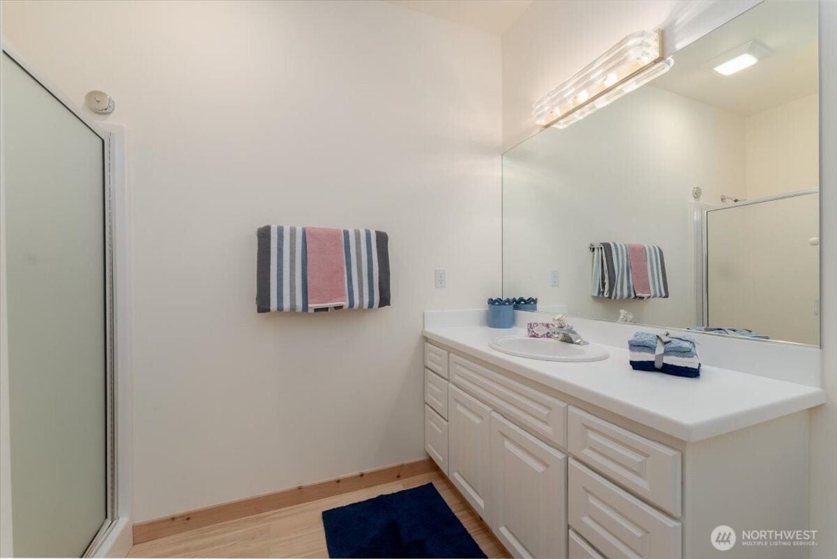 1606 S Lakeshore Road , Chelan, WA 98816