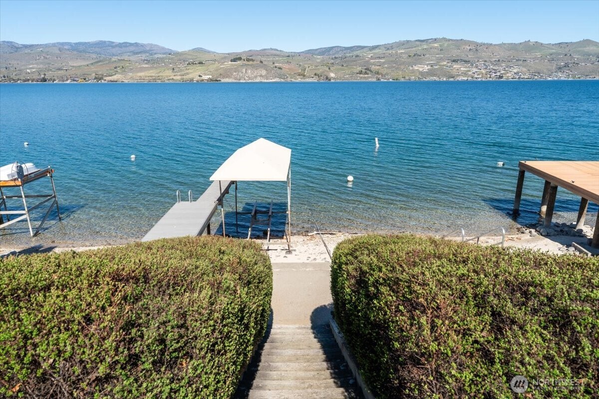 1606 S Lakeshore Road , Chelan, WA 98816