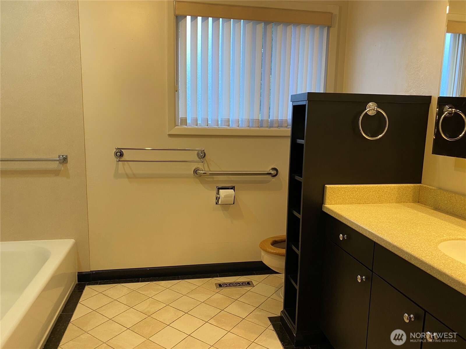 1804 S Division Street , Moses Lake, WA 98837