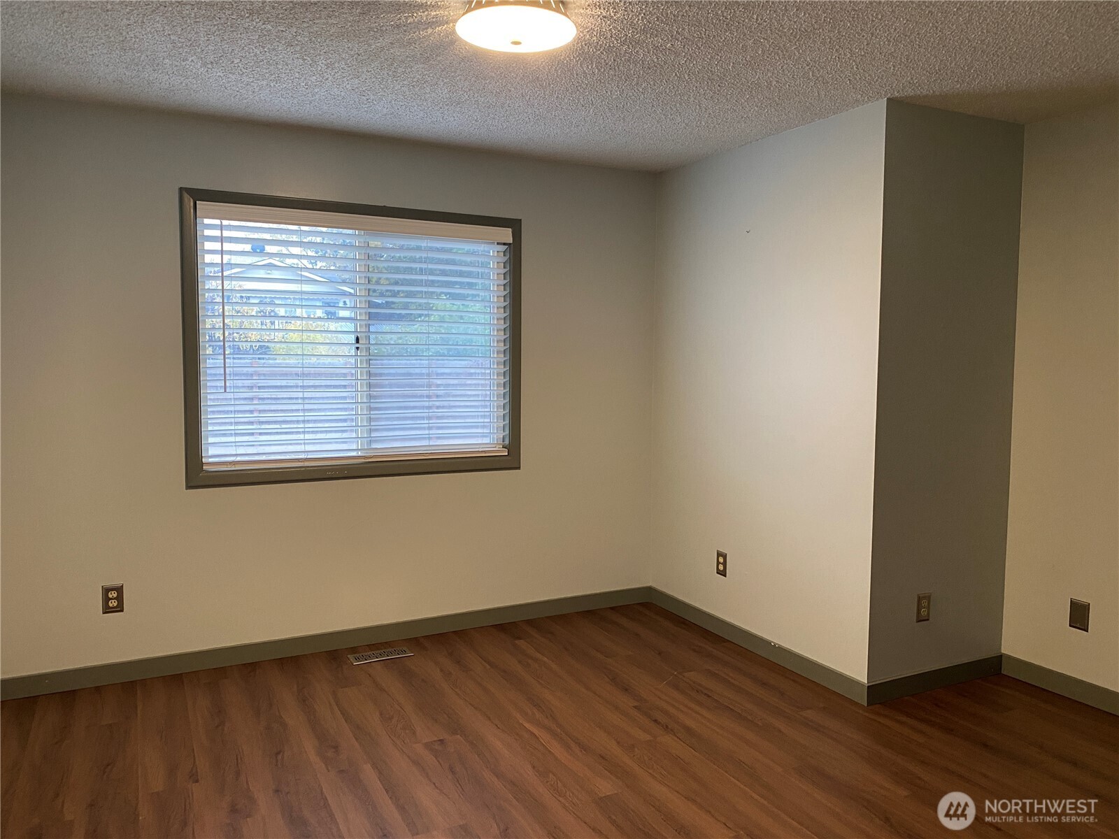 1804 S Division Street , Moses Lake, WA 98837