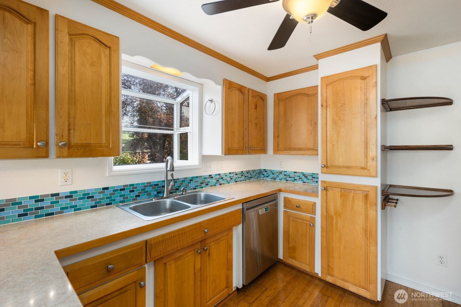 921 S Magnolia , Tacoma, WA 98465