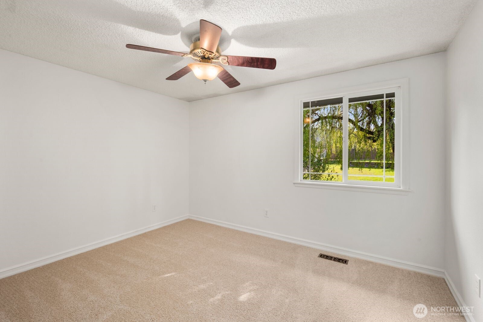 921 S Magnolia , Tacoma, WA 98465