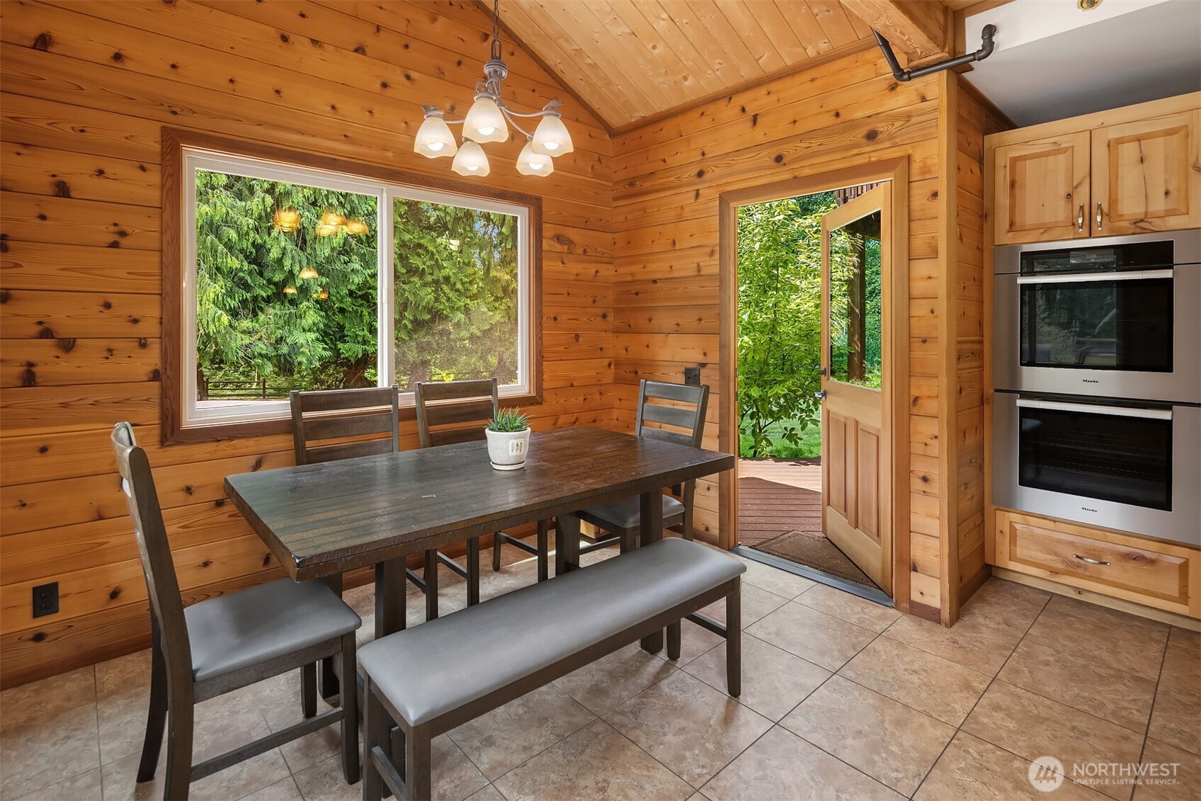 7717 252nd Avenue NE, Redmond, WA 98053