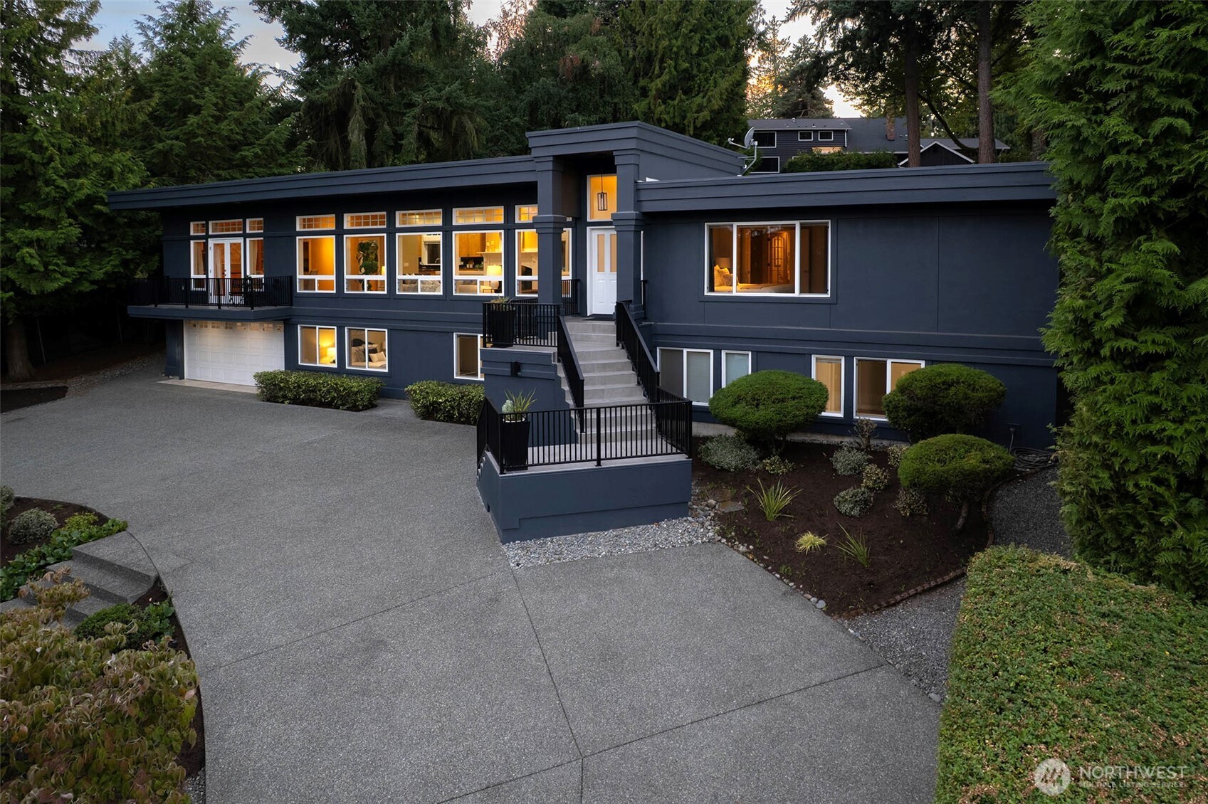 6145 93rd Avenue SE, Mercer Island, WA 98040-5045
