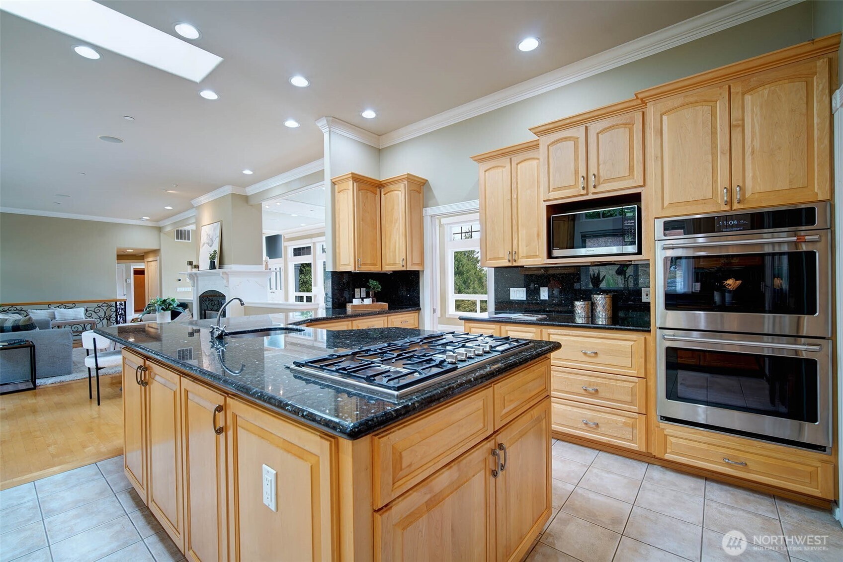 6145 93rd Avenue SE, Mercer Island, WA 98040-5045