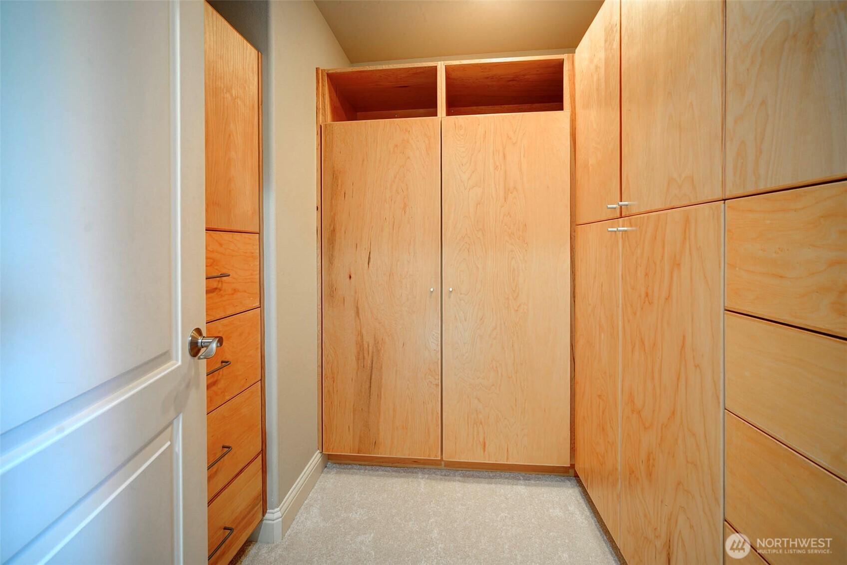 6145 93rd Avenue SE, Mercer Island, WA 98040-5045