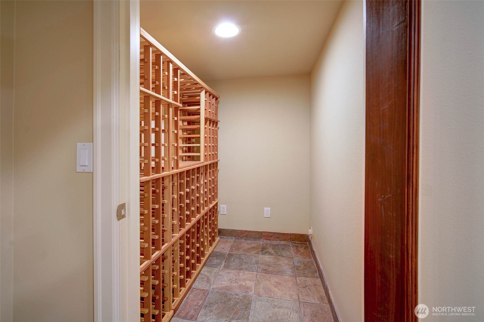 6145 93rd Avenue SE, Mercer Island, WA 98040-5045