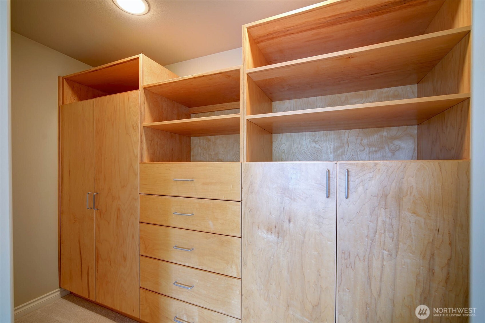 6145 93rd Avenue SE, Mercer Island, WA 98040-5045