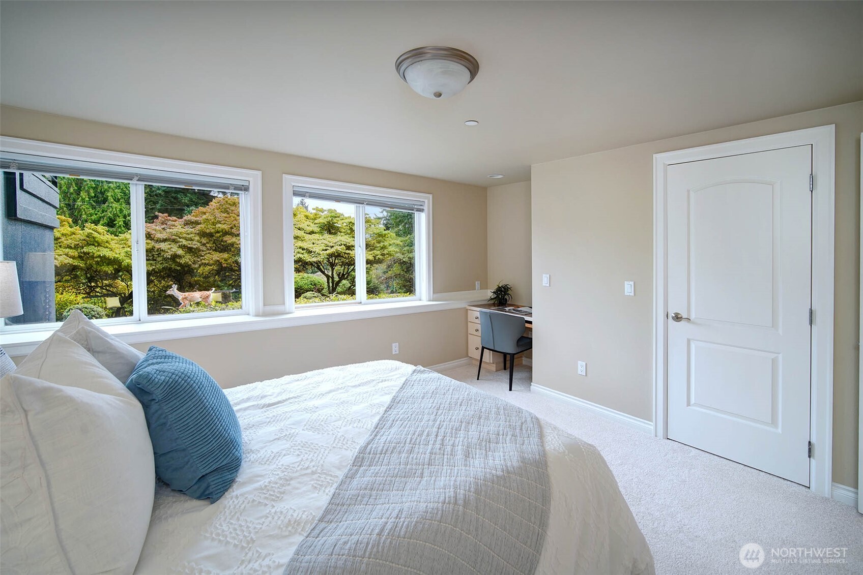 6145 93rd Avenue SE, Mercer Island, WA 98040-5045