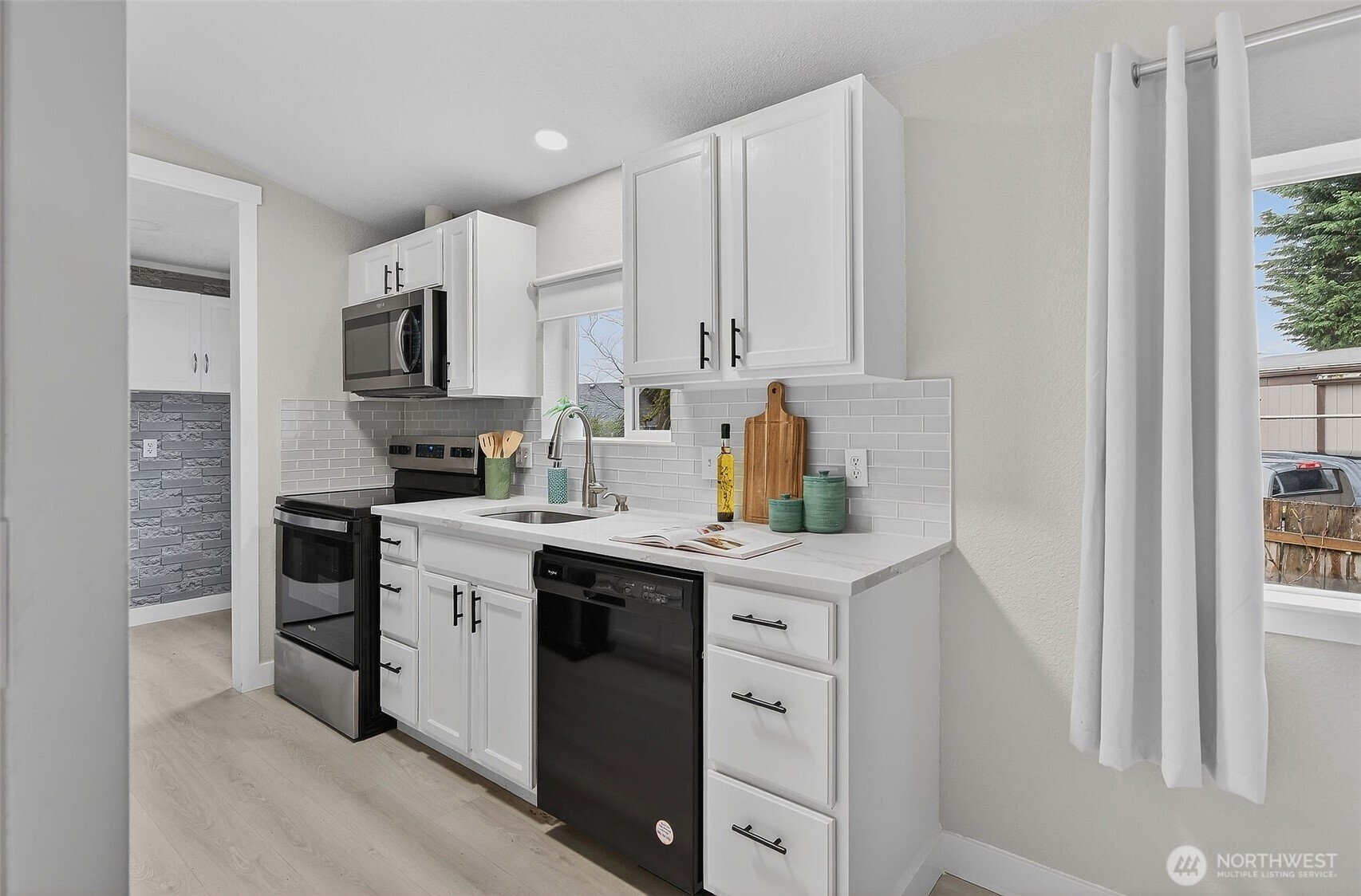 12825 NE 198th Court , Bothell, WA 98011