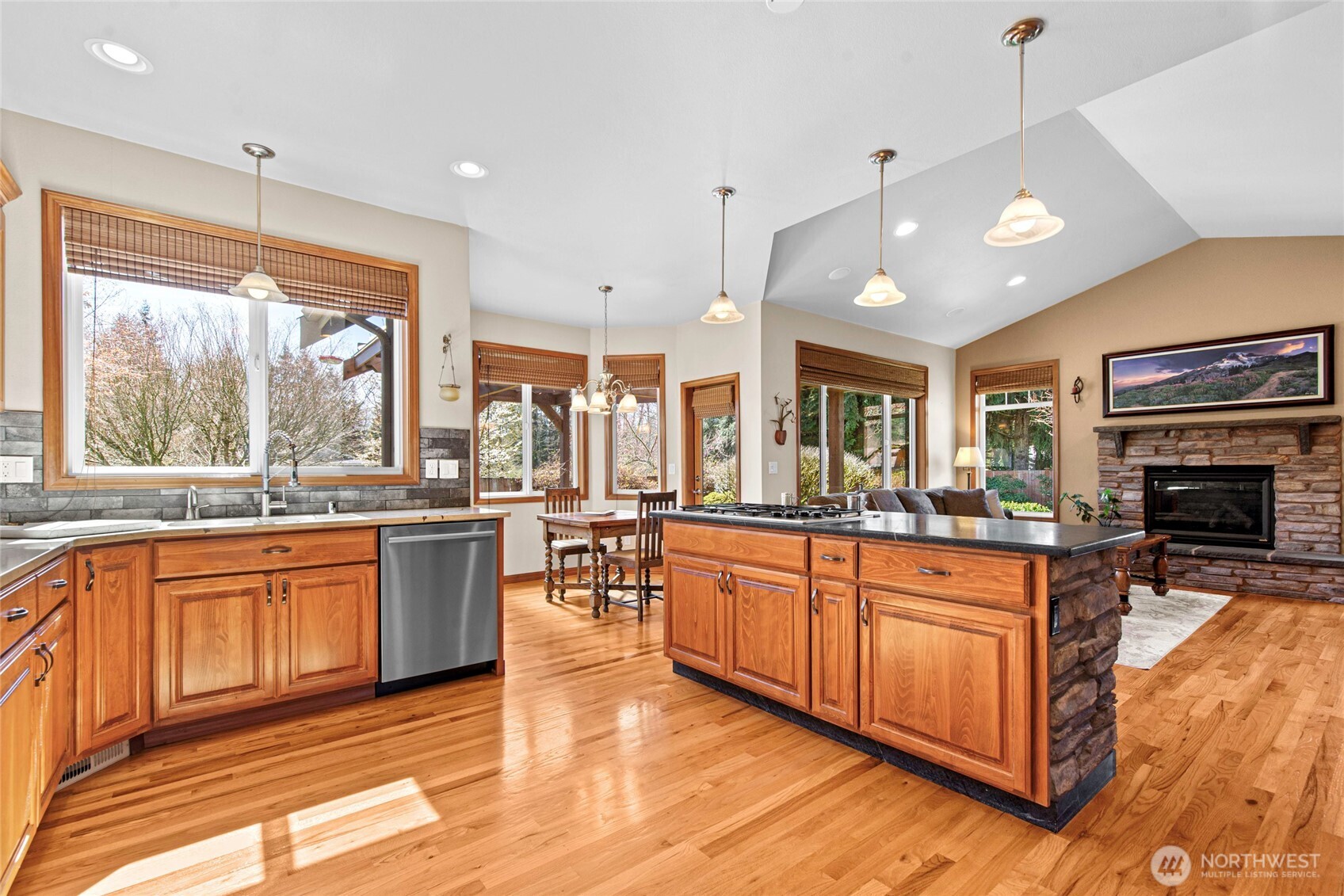 15523 SE 261st Place , Covington, WA 98042