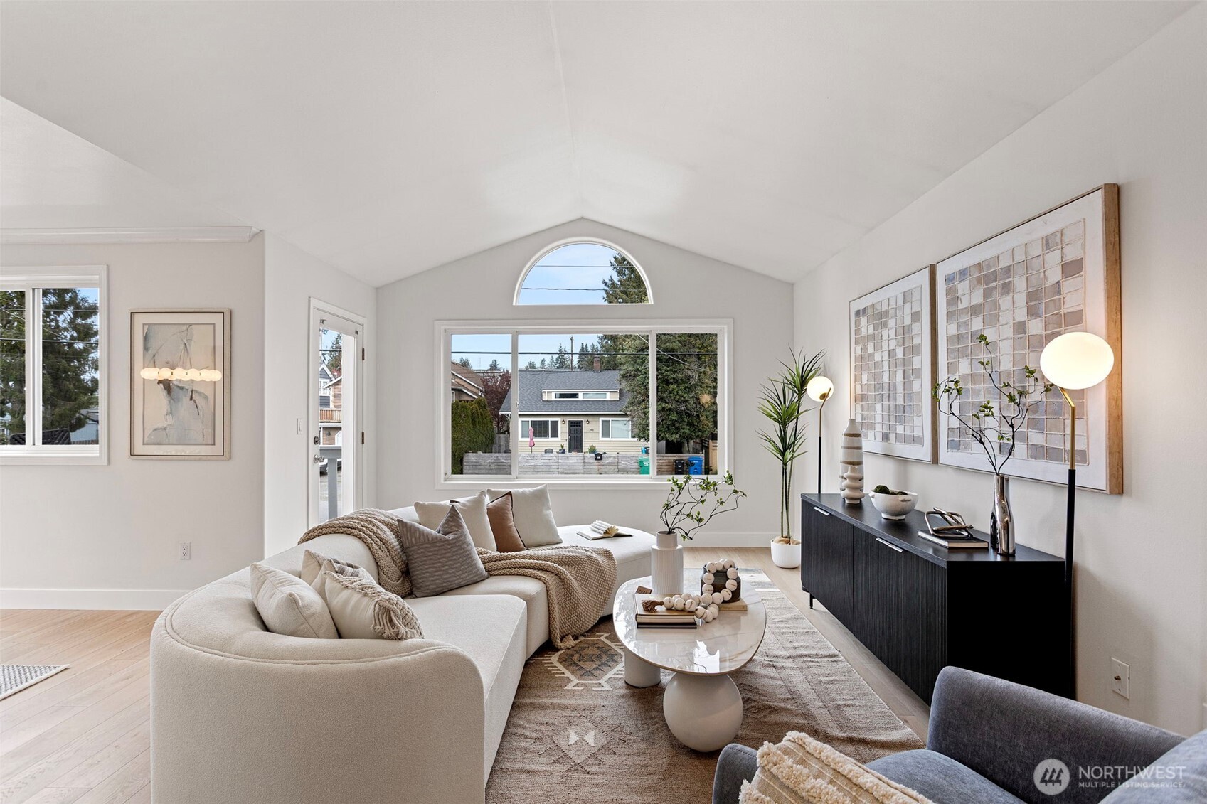 347 N 103rd Street , Seattle, WA 98133