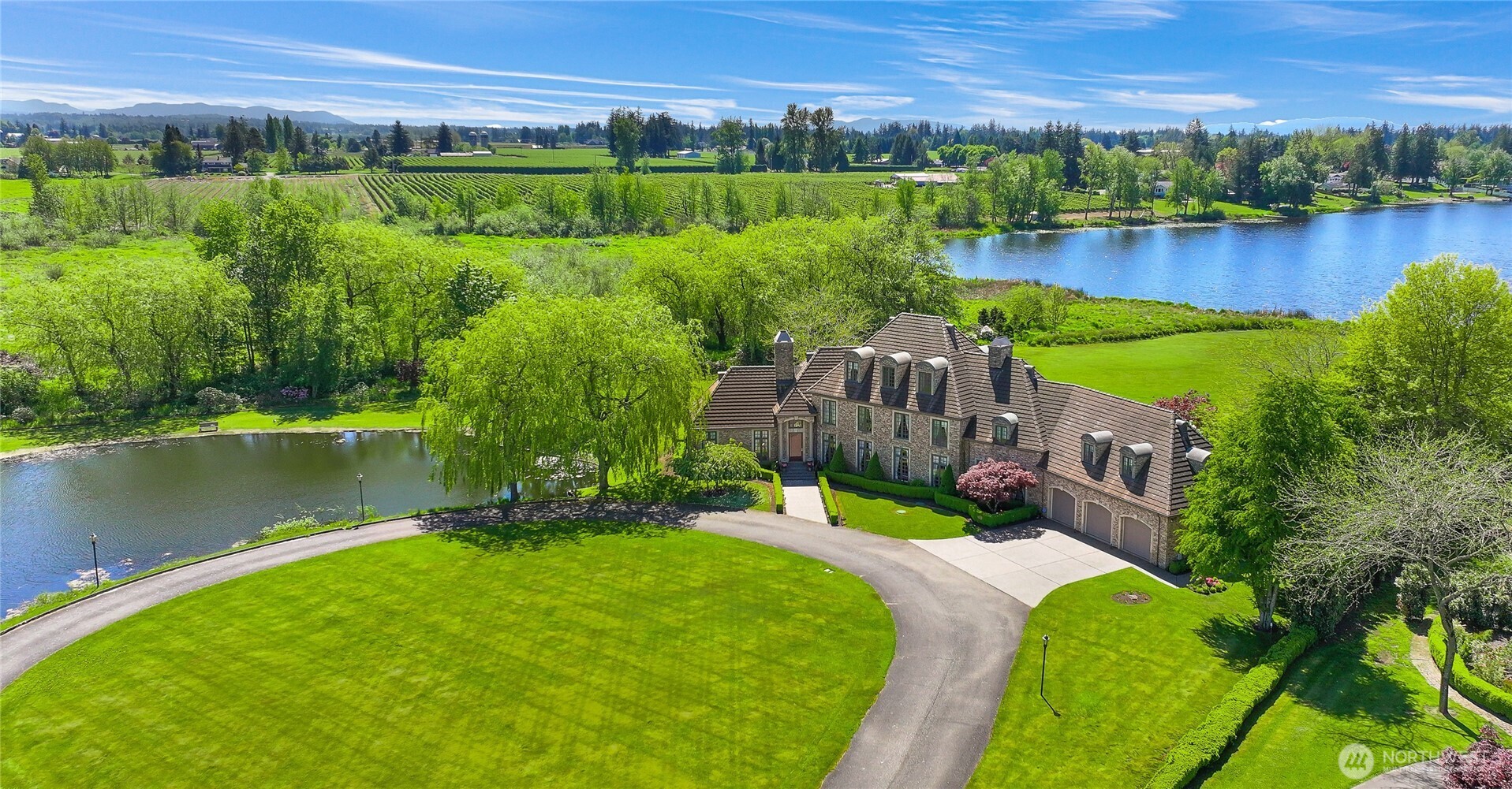 7245 Barbers Grove Lane , Lynden, WA 98264