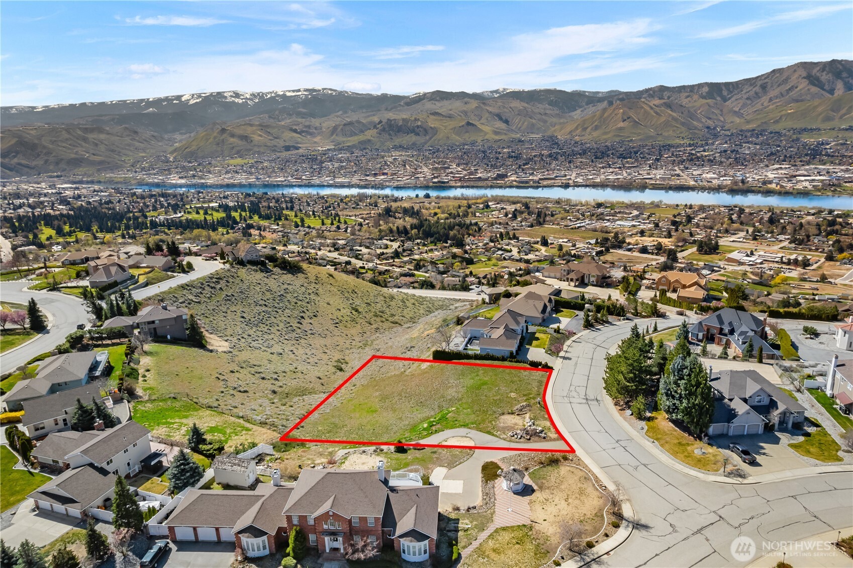 2450 Twin Peaks View , East Wenatchee, WA 98802