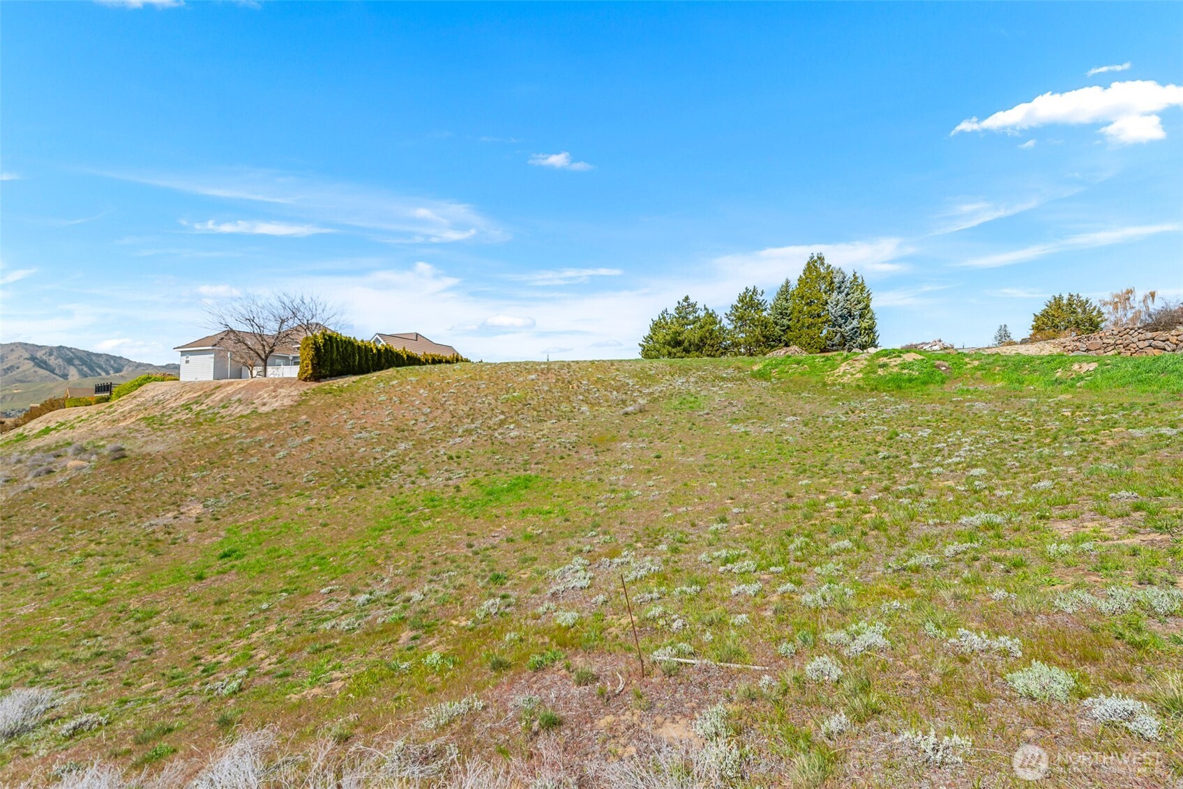 2450 Twin Peaks View , East Wenatchee, WA 98802