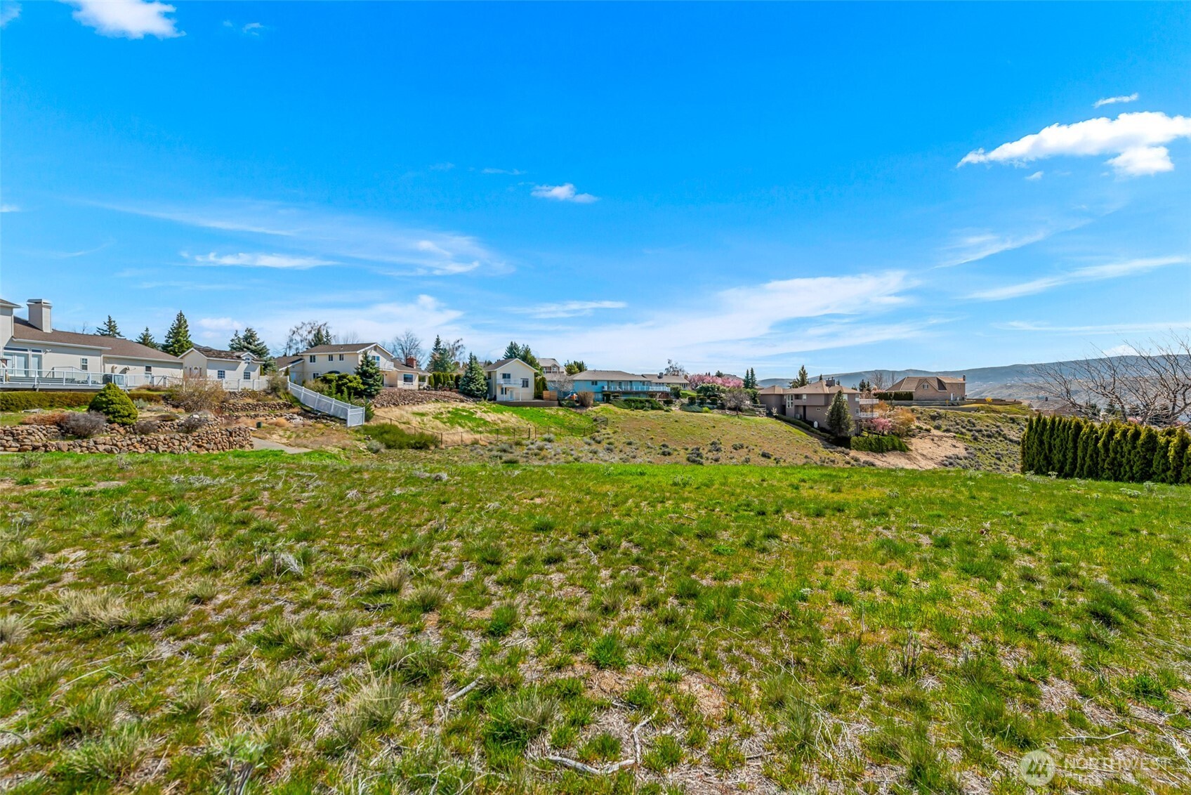 2450 Twin Peaks View , East Wenatchee, WA 98802