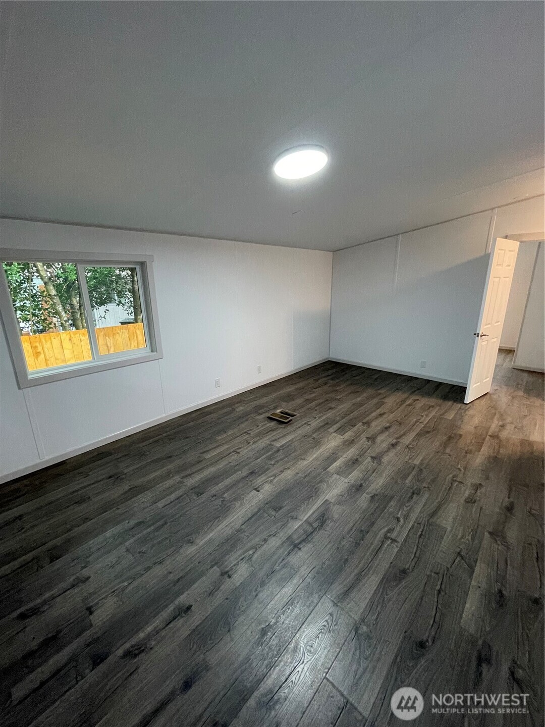 827 West Valley Highway #46, Kent, WA 98032
