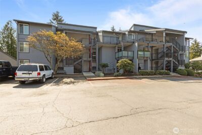 2517 NE 4th Street #523, Renton, WA 98056 - Photo 1