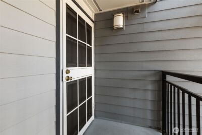 2517 NE 4th Street #523, Renton, WA 98056 - Photo 2