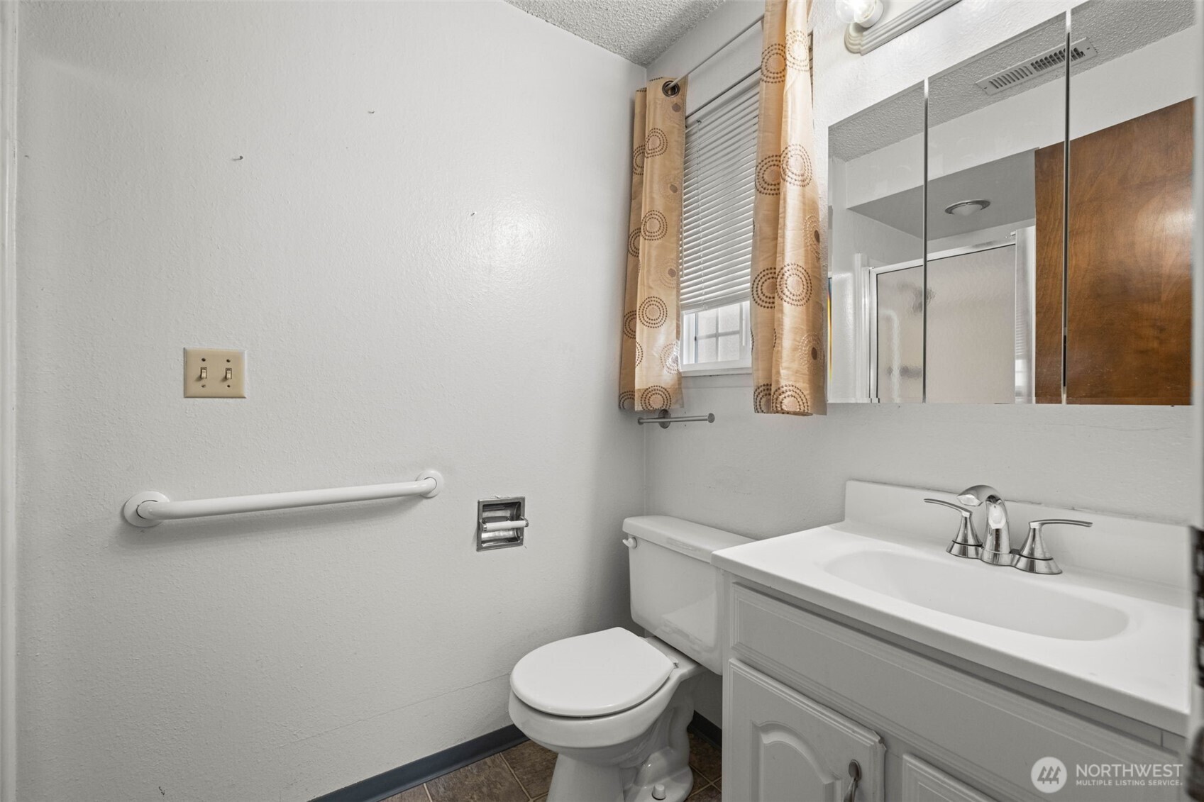 1209 Dundee Drive , Cosmopolis, WA 98537