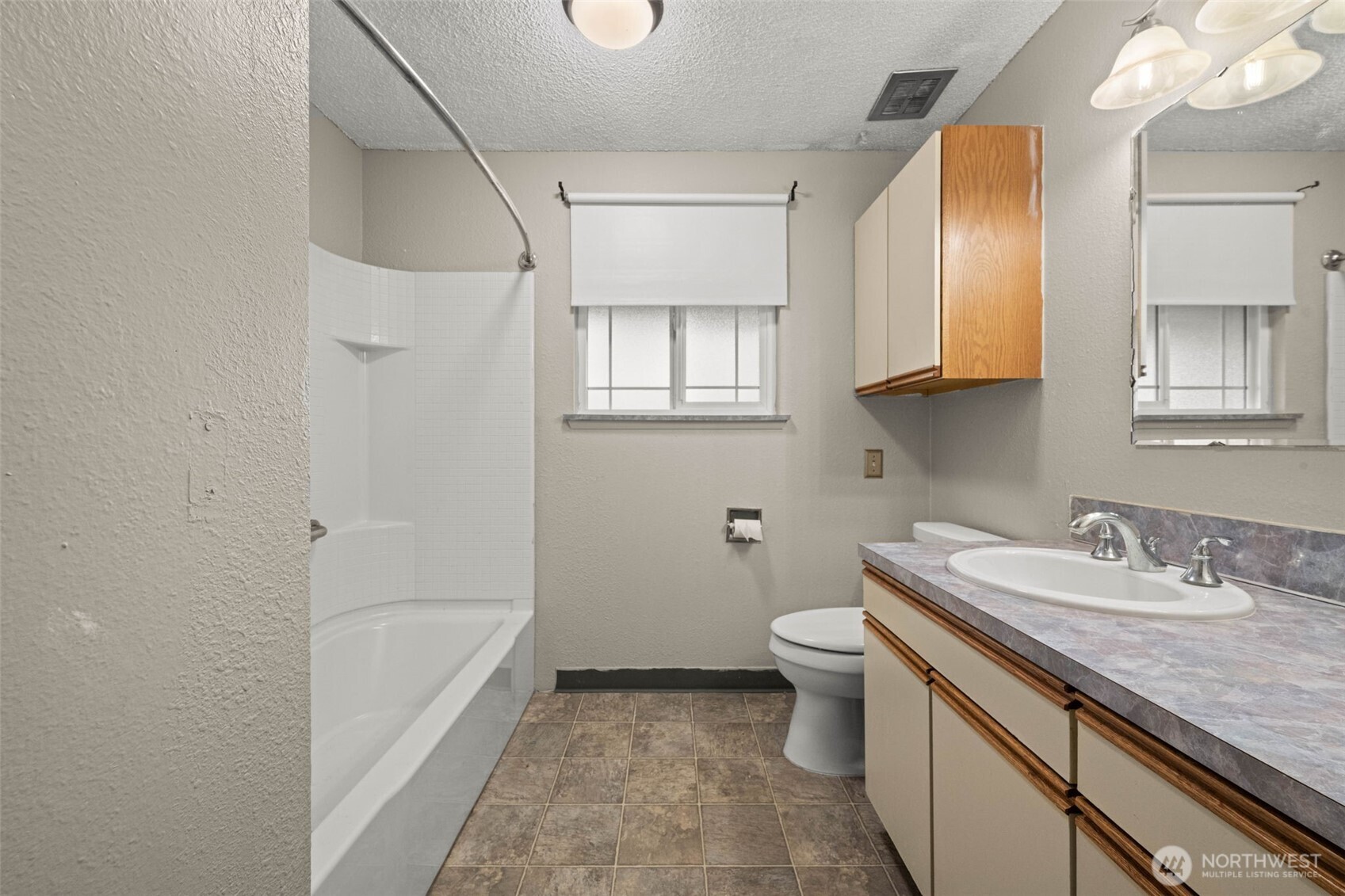 1209 Dundee Drive , Cosmopolis, WA 98537