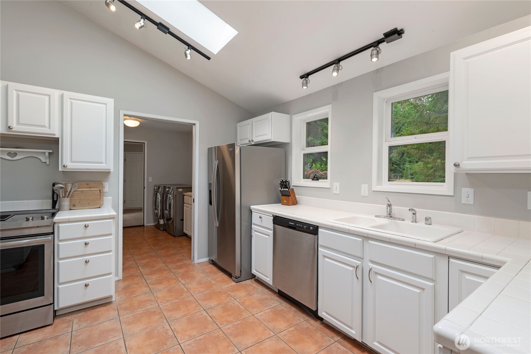 41 E Westlake Place , Allyn, WA 98524