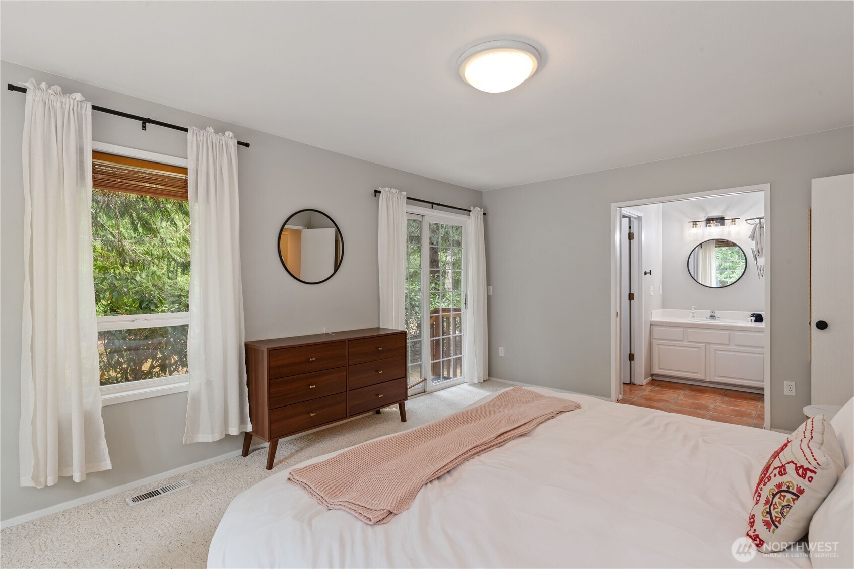 41 E Westlake Place , Allyn, WA 98524