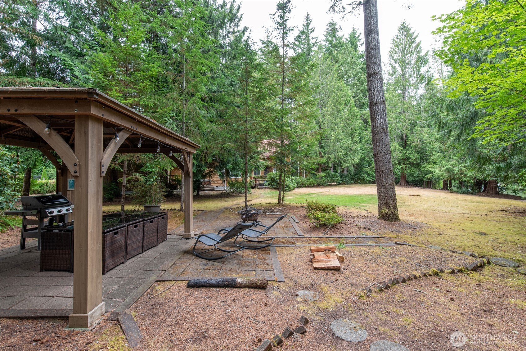 41 E Westlake Place , Allyn, WA 98524