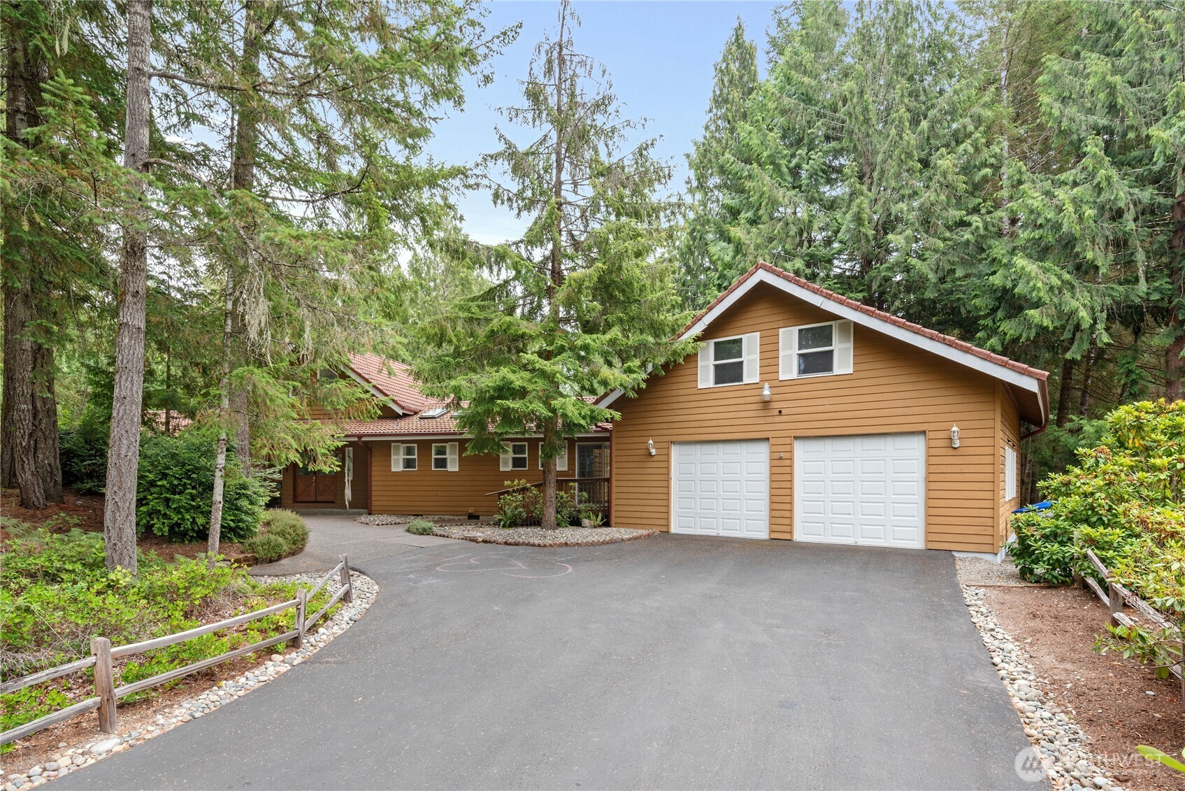 41 E Westlake Place , Allyn, WA 98524