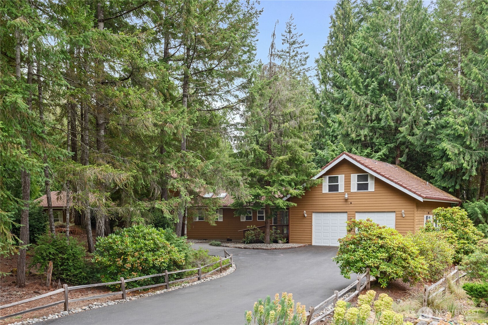 41 E Westlake Place , Allyn, WA 98524