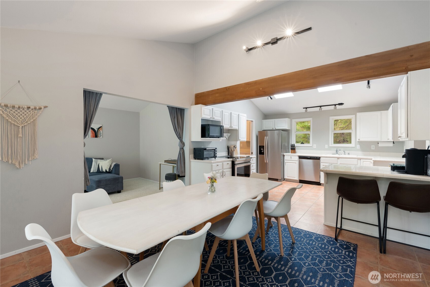 41 E Westlake Place , Allyn, WA 98524