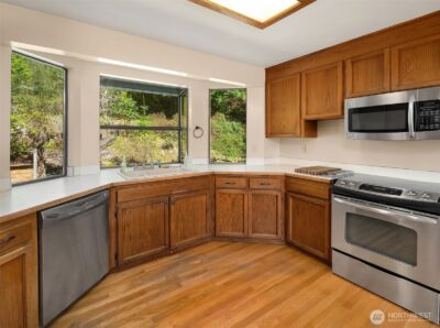 6625 Cromwell Beach Drive NW, Gig Harbor, WA 98335-7513 - Photo 11