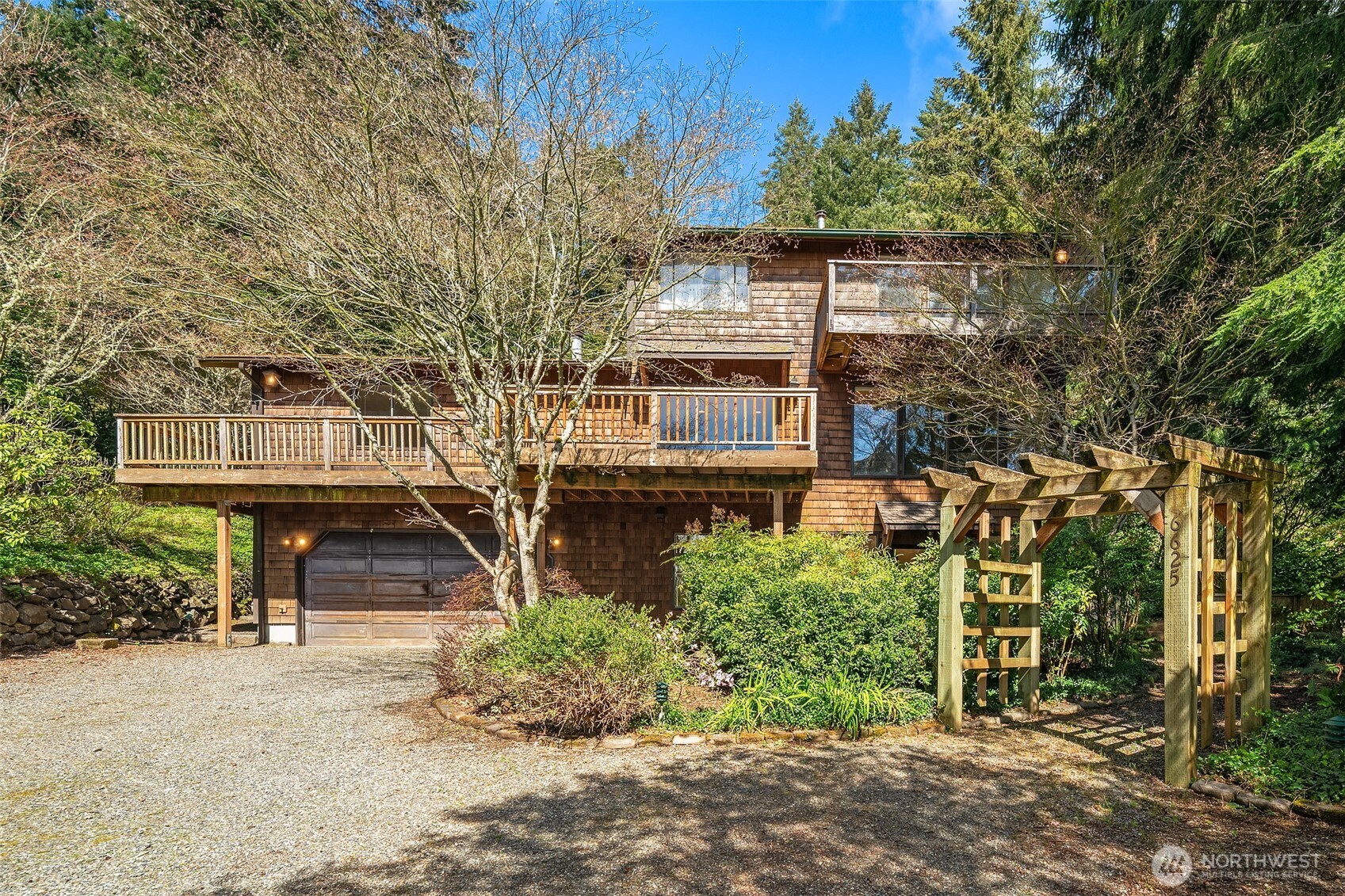 6625 Cromwell Beach Drive NW, Gig Harbor, WA 98335-7513