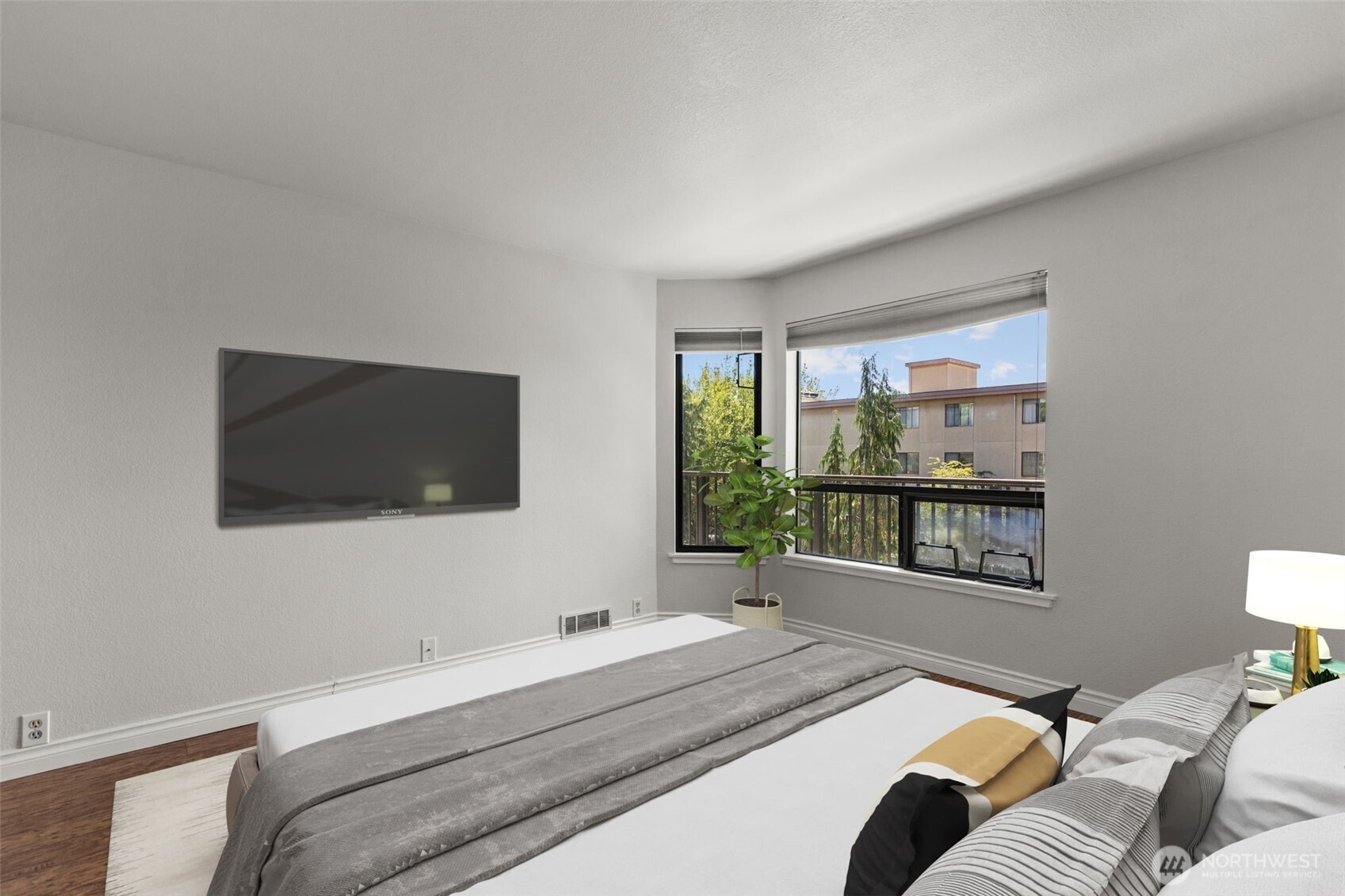 500 W Roy Street #W103, Seattle, WA 98119