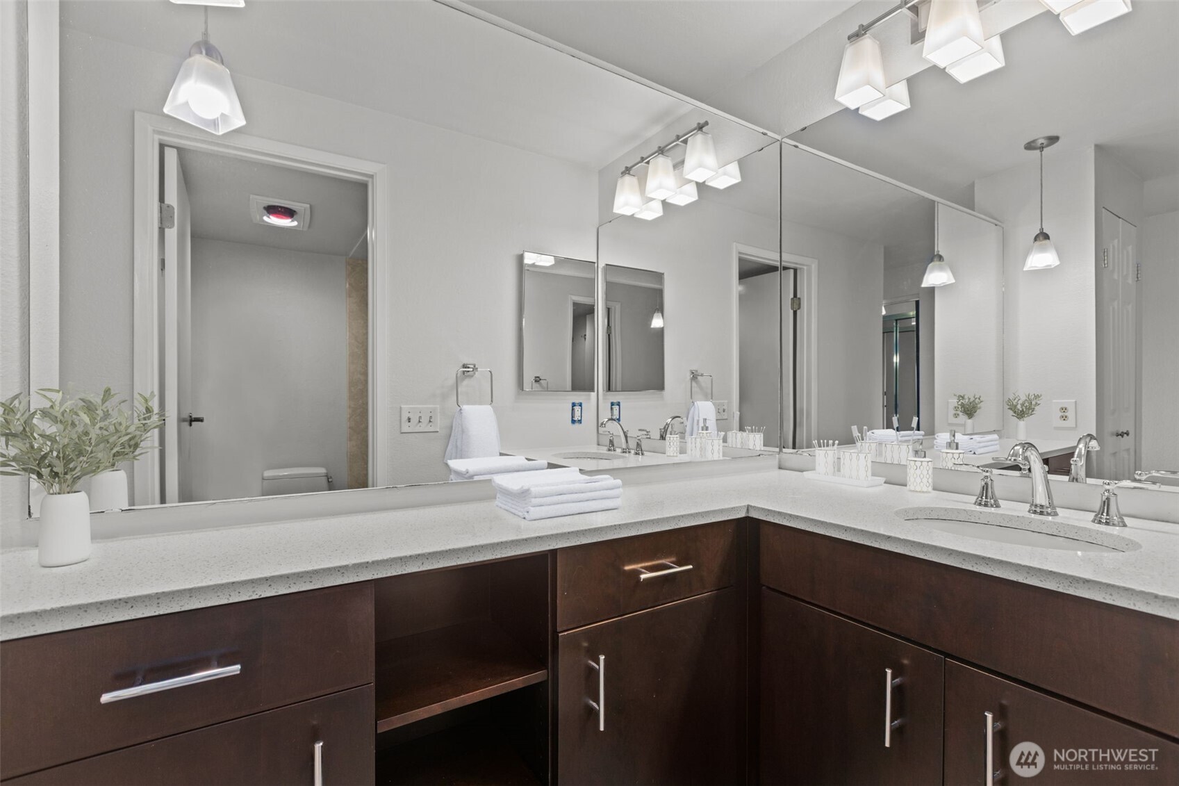 500 W Roy Street #W103, Seattle, WA 98119