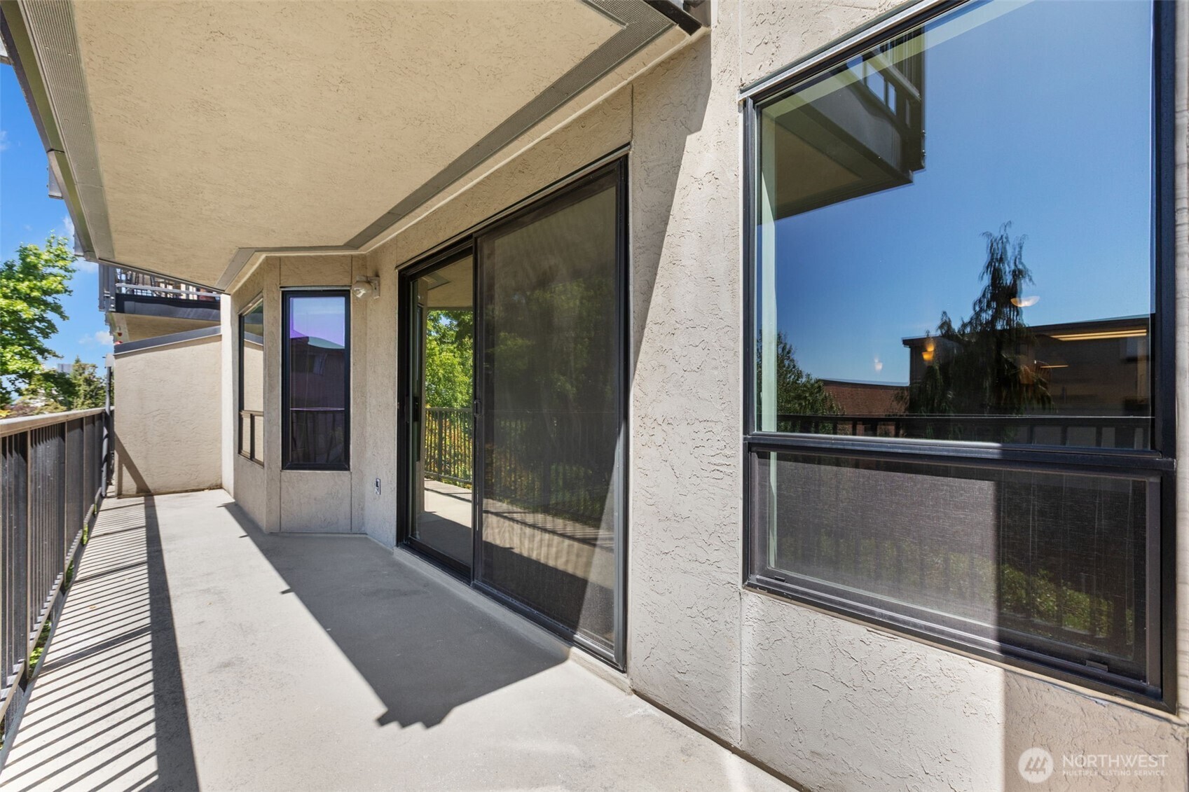 500 W Roy Street #W103, Seattle, WA 98119