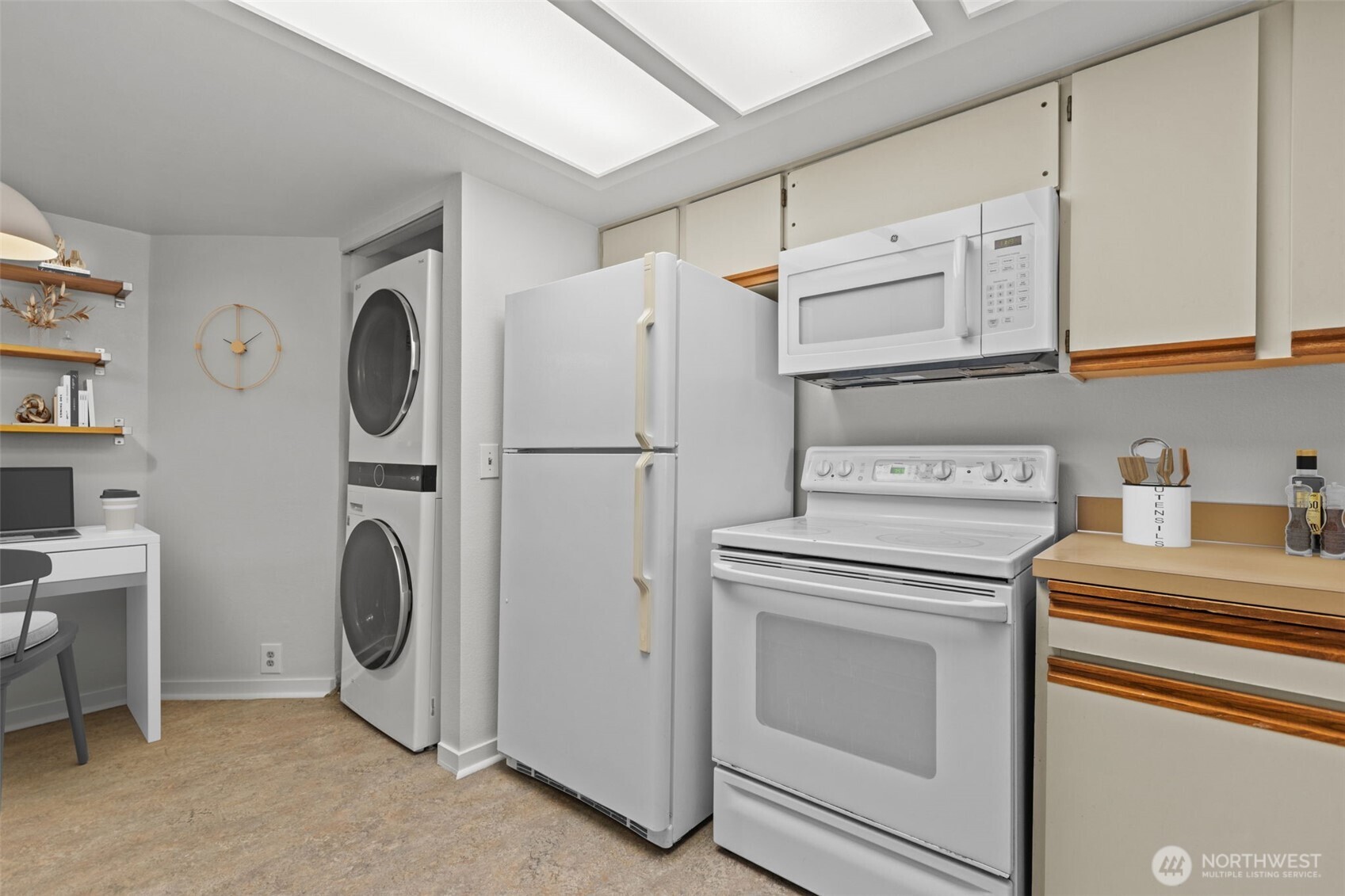 500 W Roy Street #W103, Seattle, WA 98119