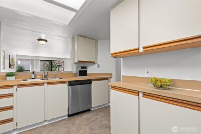 500 W Roy Street #W103, Seattle, WA 98119 - Photo 9