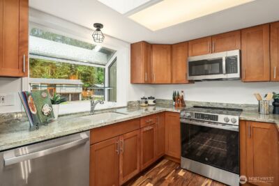 3023 255th Avenue SE, Sammamish, WA 98075 - Photo 7