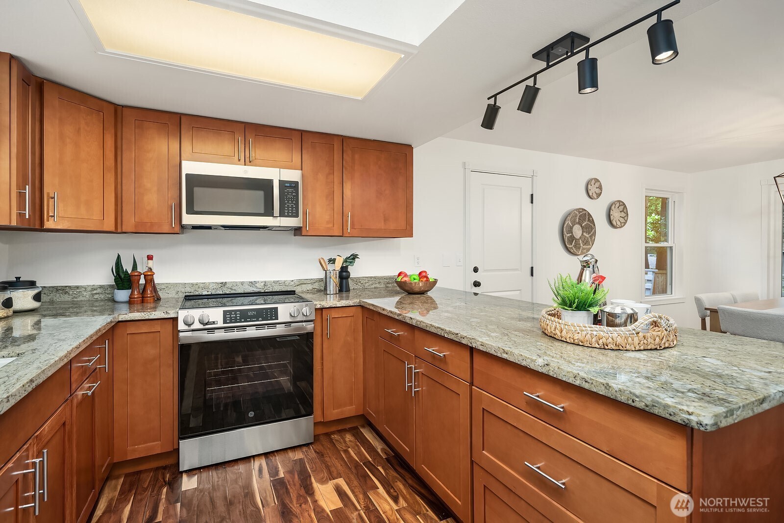 3023 255th Avenue SE, Sammamish, WA 98075