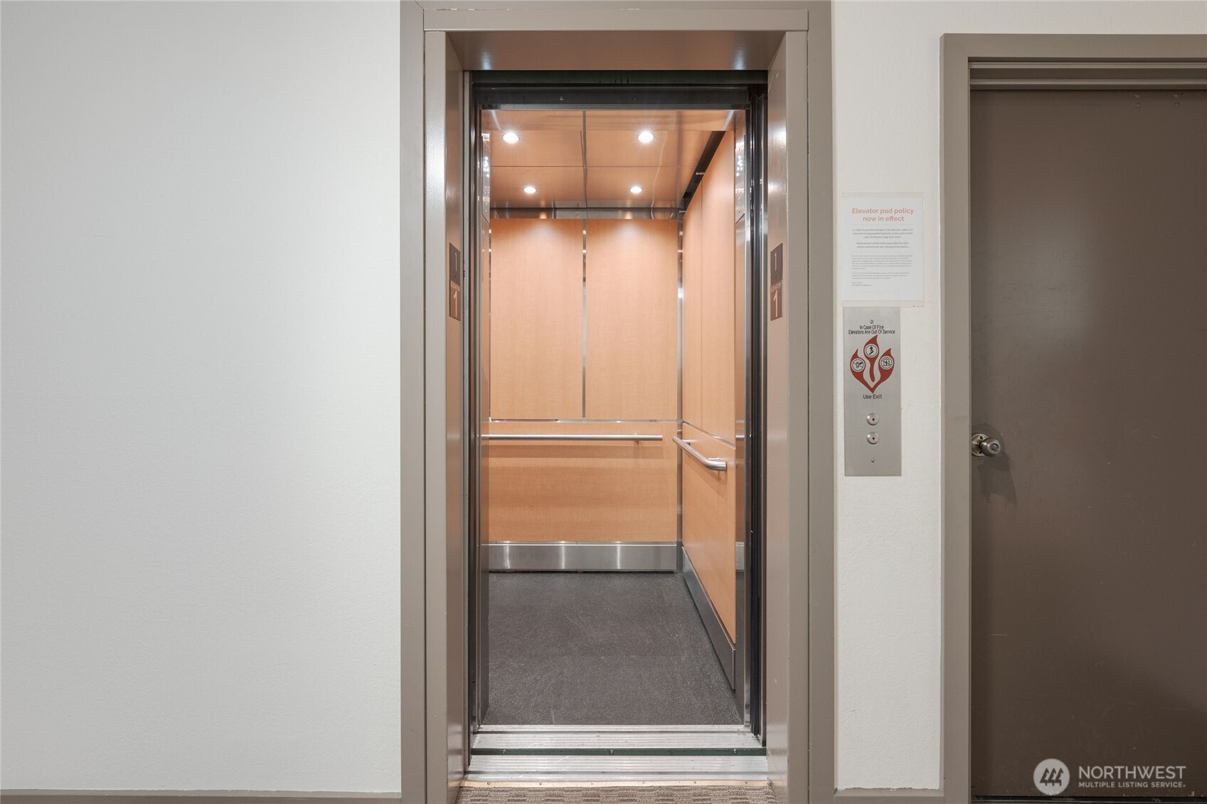 6055 35th Avenue SW #308, Seattle, WA 98126-3051