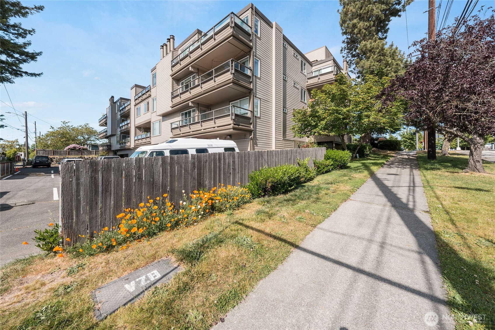 6055 35th Avenue SW #308, Seattle, WA 98126-3051