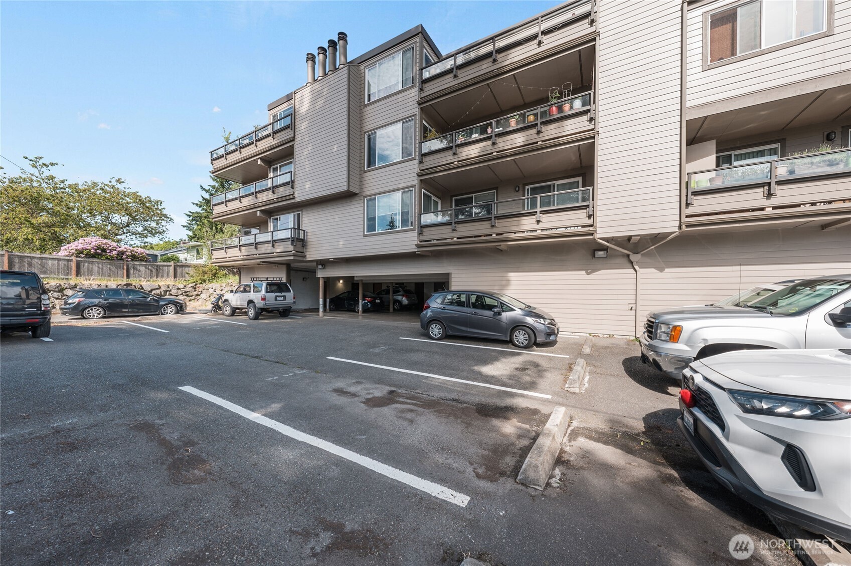 6055 35th Avenue SW #308, Seattle, WA 98126-3051