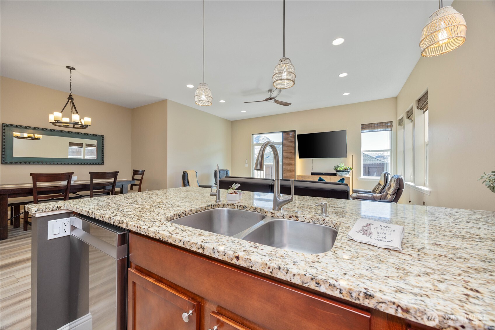 444 Hilltop Place , Chelan, WA 98816