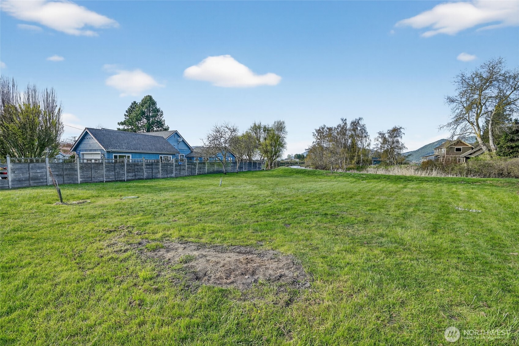 14075 Mactaggart Avenue , Edison, WA 98232